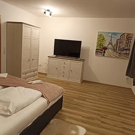 Edelsbacher Ferienhaus Mit Eigenen Garten