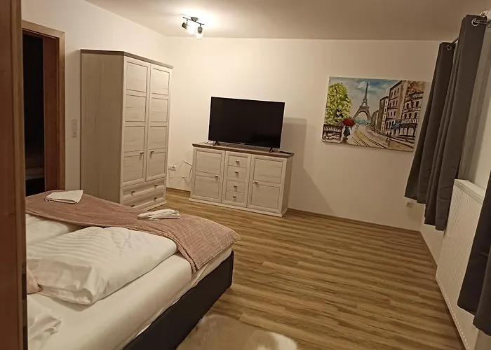 Edelsbacher Ferienhaus Mit Eigenen Garten