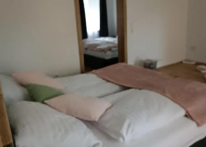 Edelsbacher Ferienhaus Mit Eigenen Garten アパート